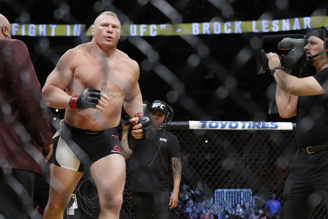 WWE官方今日正式敲定罗曼VS大布的对决,大布的格斗生涯结束