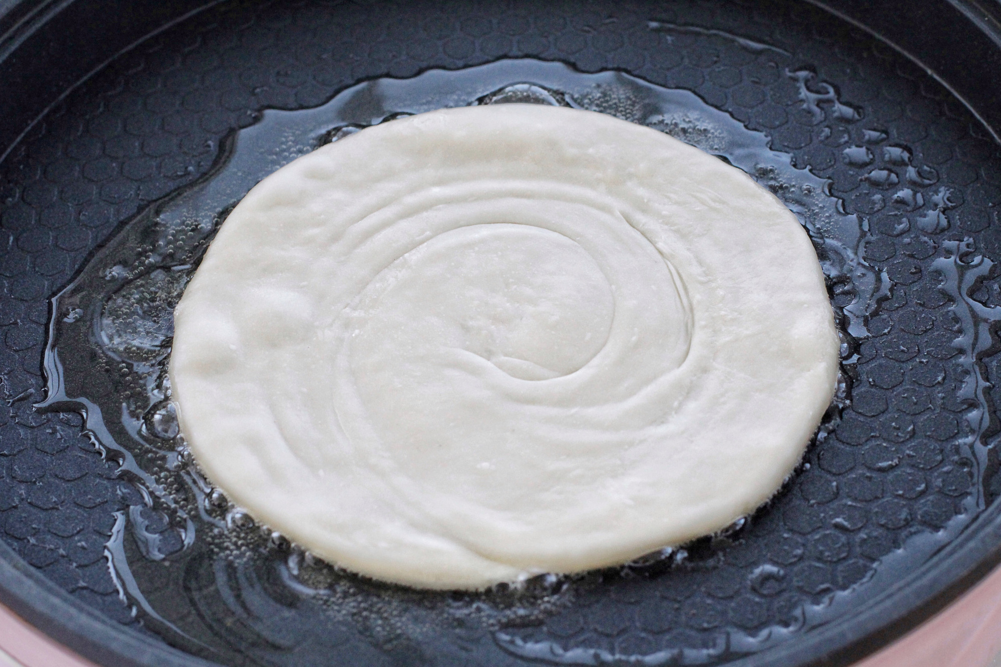 油饼怎么烙才能不糊又脆,烙油饼怎么做不硬又酥脆