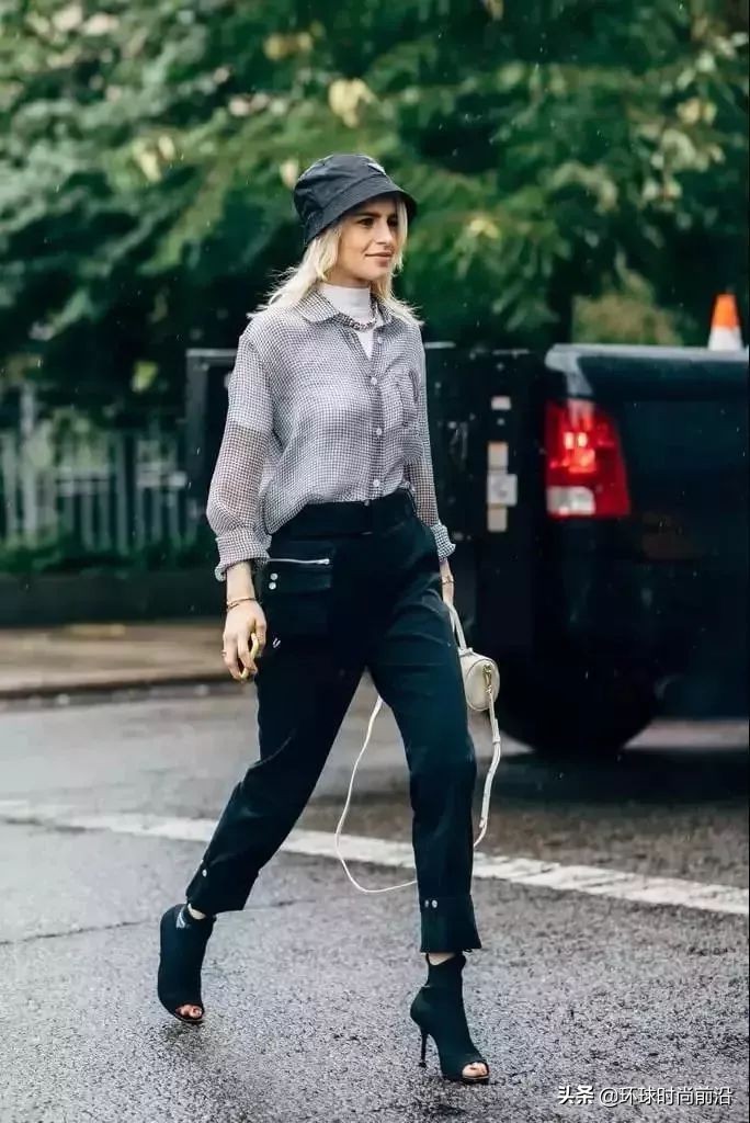 适合冬季脸大显脸小的帽子 (大圆脸适合什么帽子秋冬)