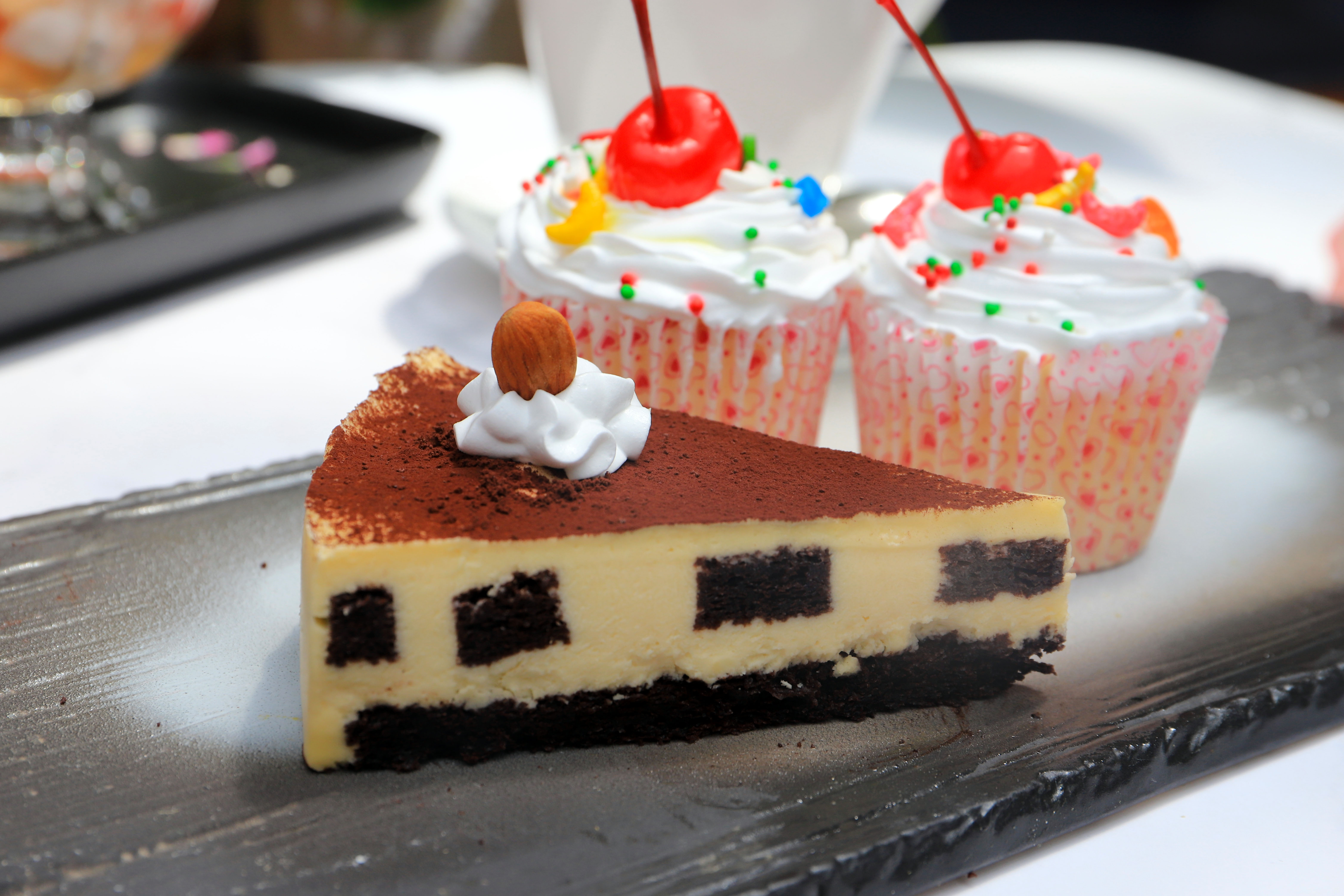 松茸C位的网红下午茶,打卡因美丽传说而诞生的第5颗陨石酒店