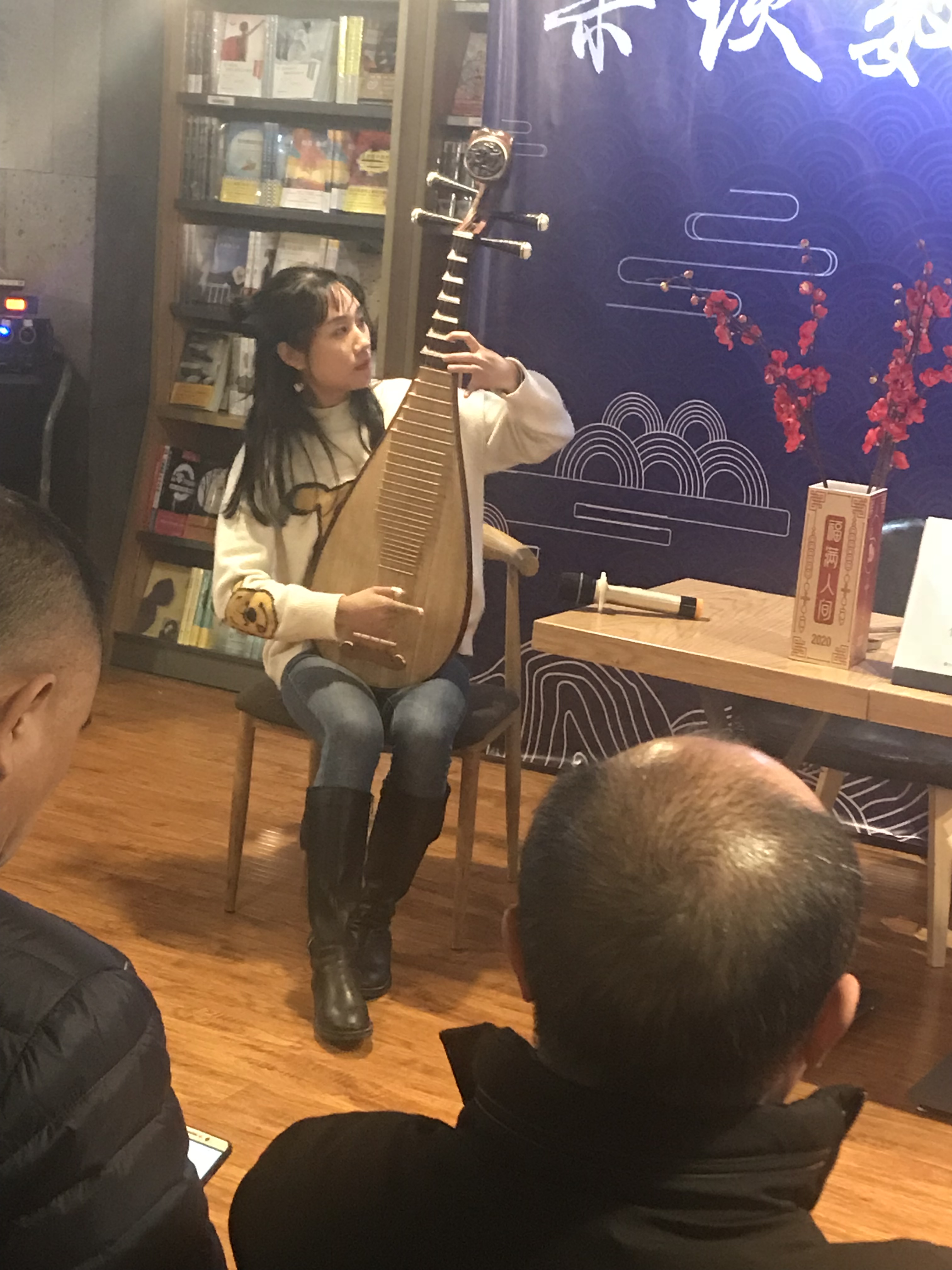 他不但是个作家还是个老师英语,他不仅是个教师还是一个作家英语