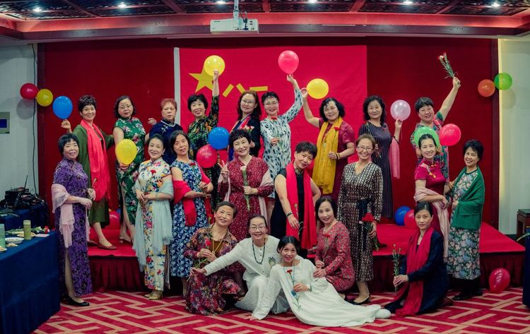 岁月不老我们不散全文,岁月不老我们不散什么意思