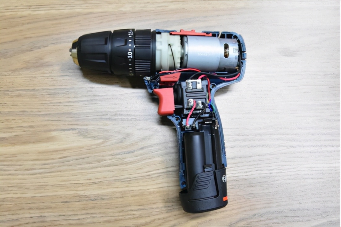 博世手电钻拆解:“十八般武艺”安装更易