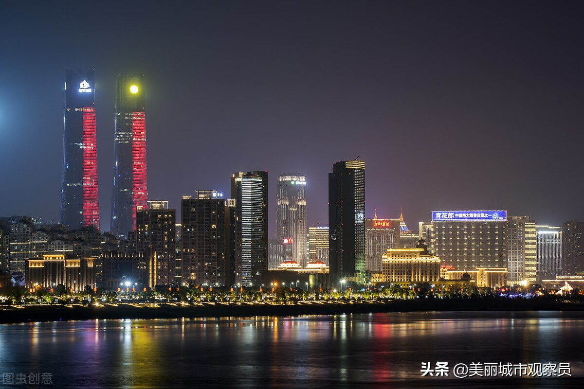 为什么自黑的人会受欢迎,为什么自黑还会招小人嫉妒