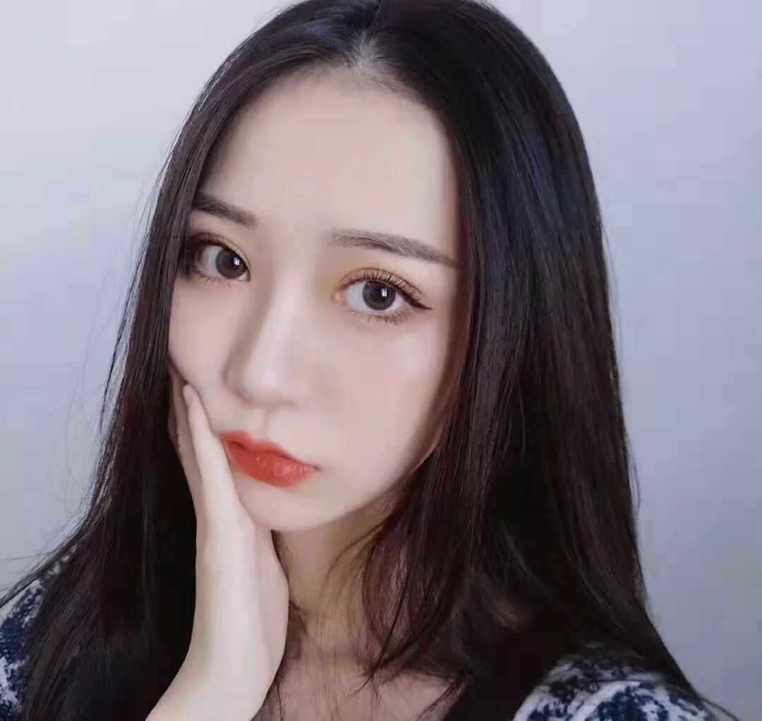 momo墨褐花生酱同款美瞳 (美瞳放大100倍后的样子)