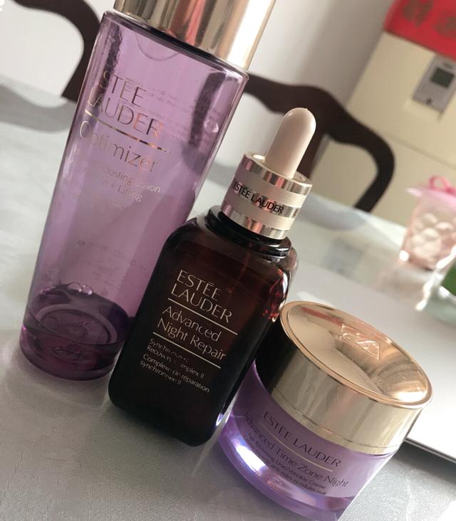 雅诗兰黛抗皱小棕瓶好还是紫瓶好,雅诗兰黛小棕瓶系列真的值得买吗