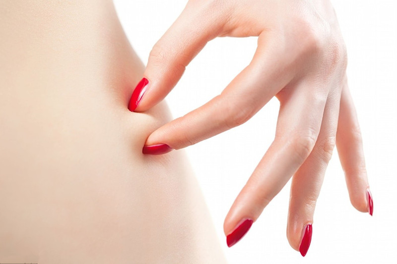 皮肤老是感觉有点刺痒,皮肤表面摸起来疙疙瘩瘩刺痒