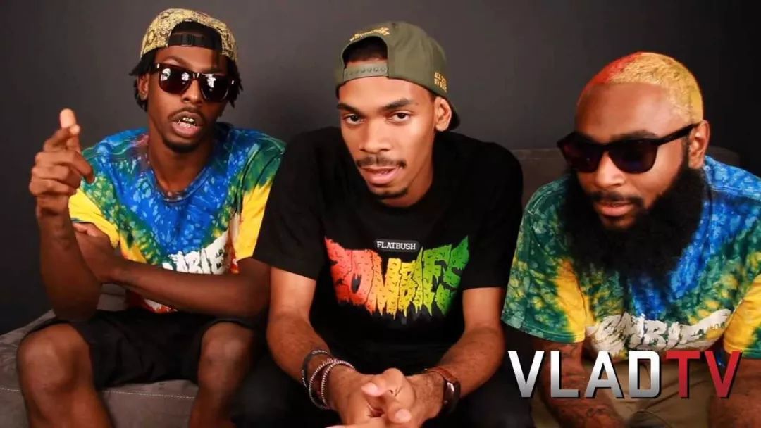 终于,它从街头走上了T台