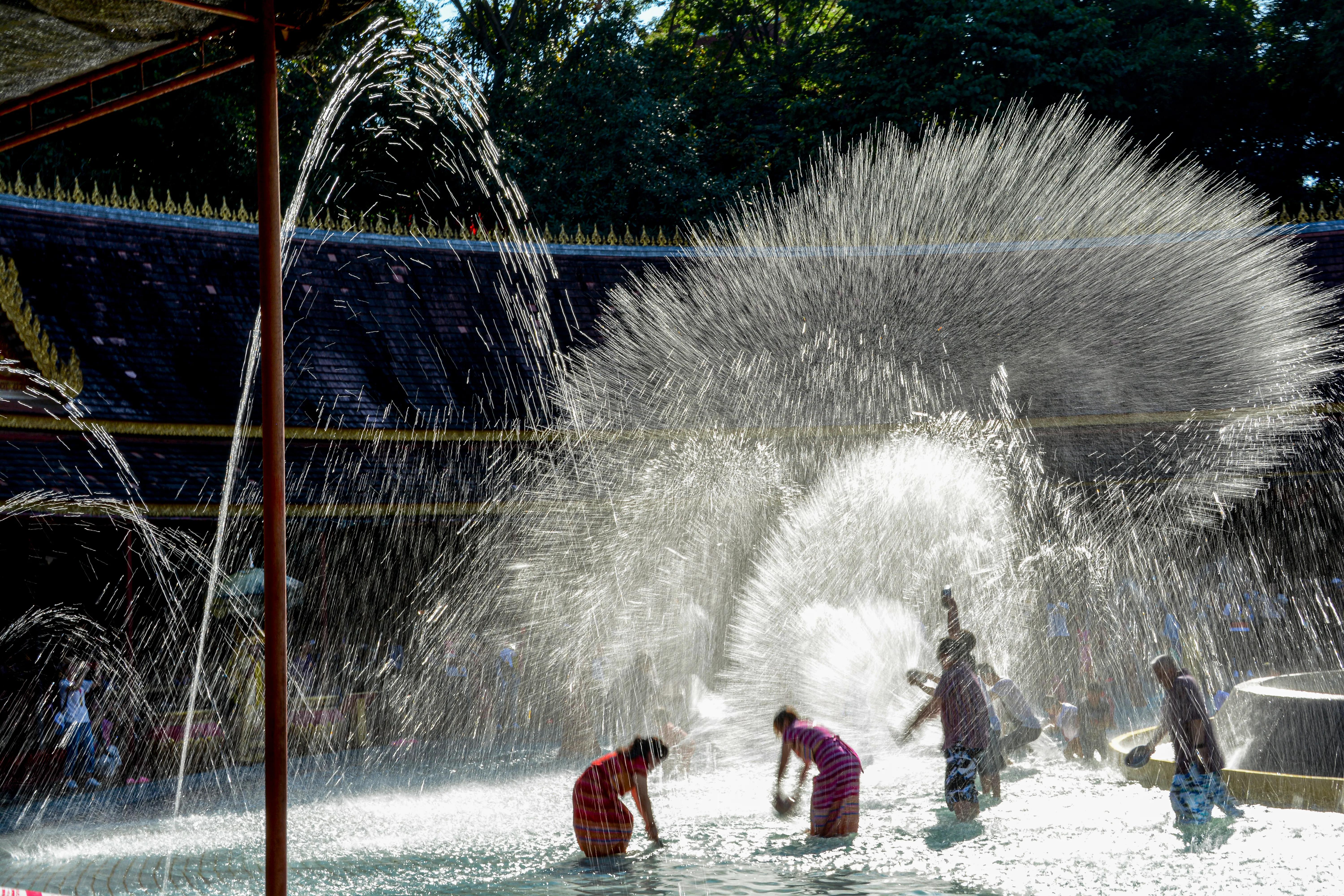 傣族泼水节打鼓完整版,傣族泼水节欢歌