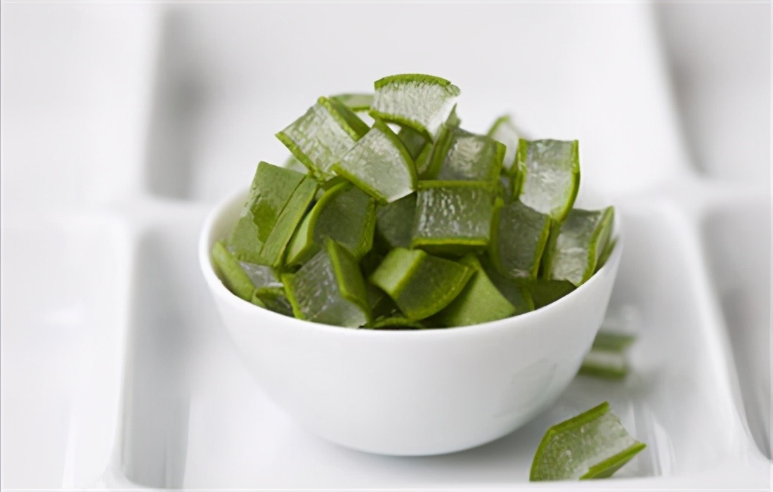 芦荟面膜真的可以淡化黑印,芦荟面膜的作用和功效