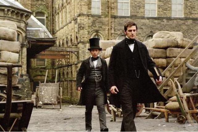 土豆酿烈酒,缝机纺棉服:《纪元1800》中的英格兰各阶层生活