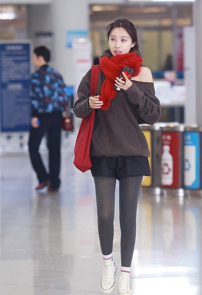 12种最流行的围巾围法,四种超火的围巾围法你get到了吗