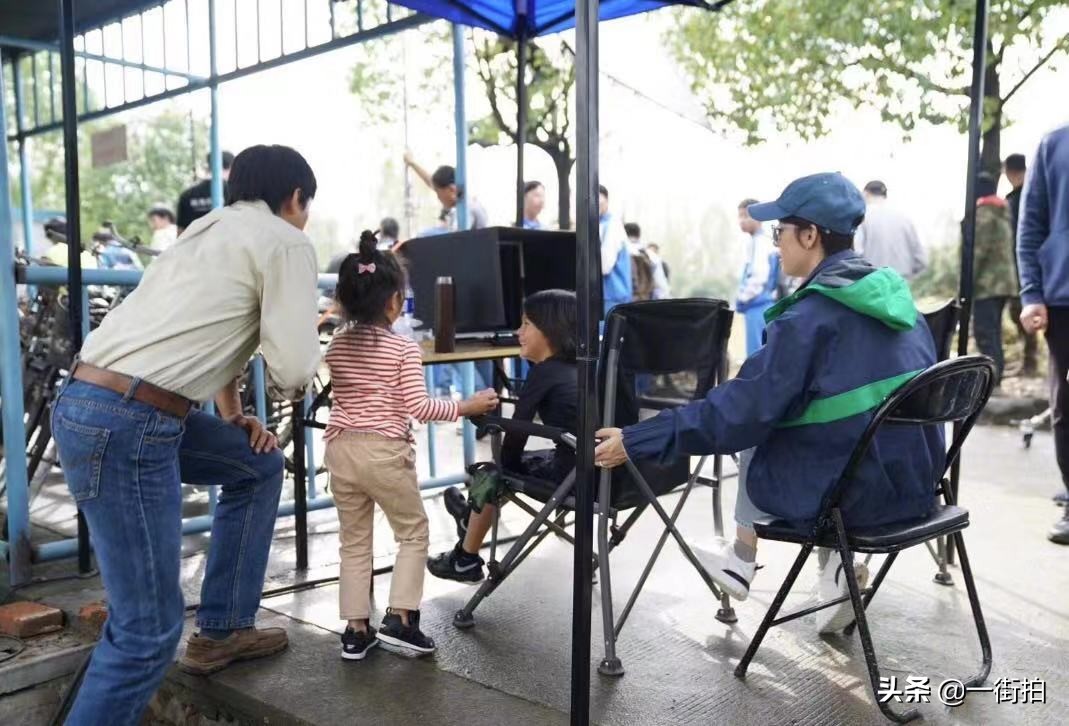 孙俪探班邓超秀恩爱视频,孙俪张译邓超探班视频