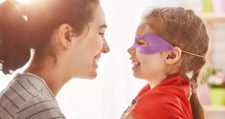 孩子粘妈妈应该怎么和孩子沟通,如何解决孩子过分黏妈妈