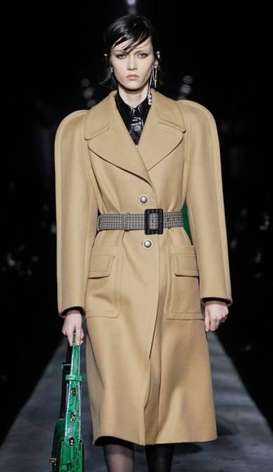 一条时髦的腰带帮你解救身材焦虑,腰带系得好秒变时髦精