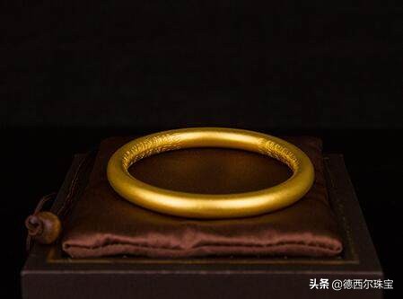 30到40岁的女人适合什么样的手镯,适合45岁女人的手镯