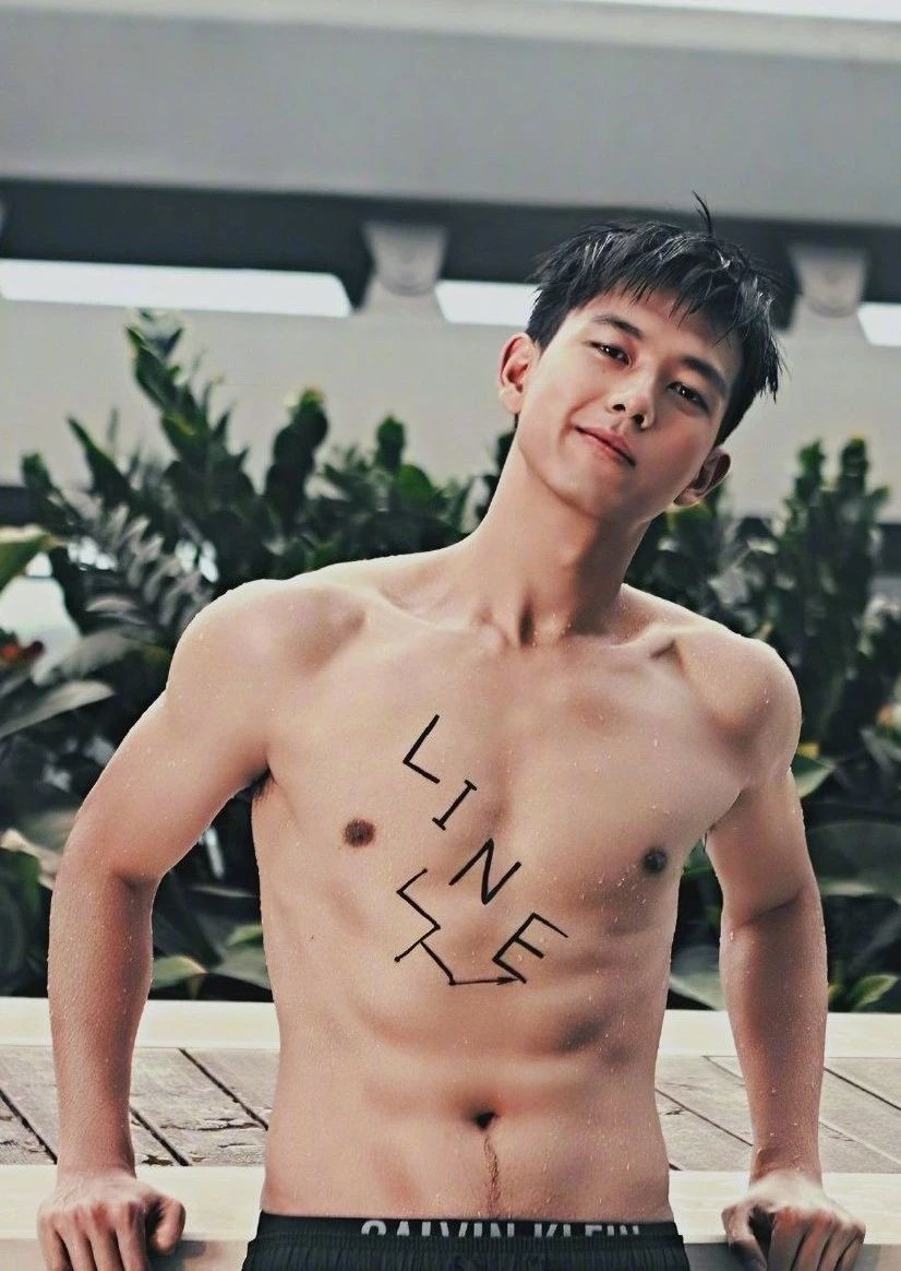 听说李现要来东北搓澡!小编必须给他安排明白儿的