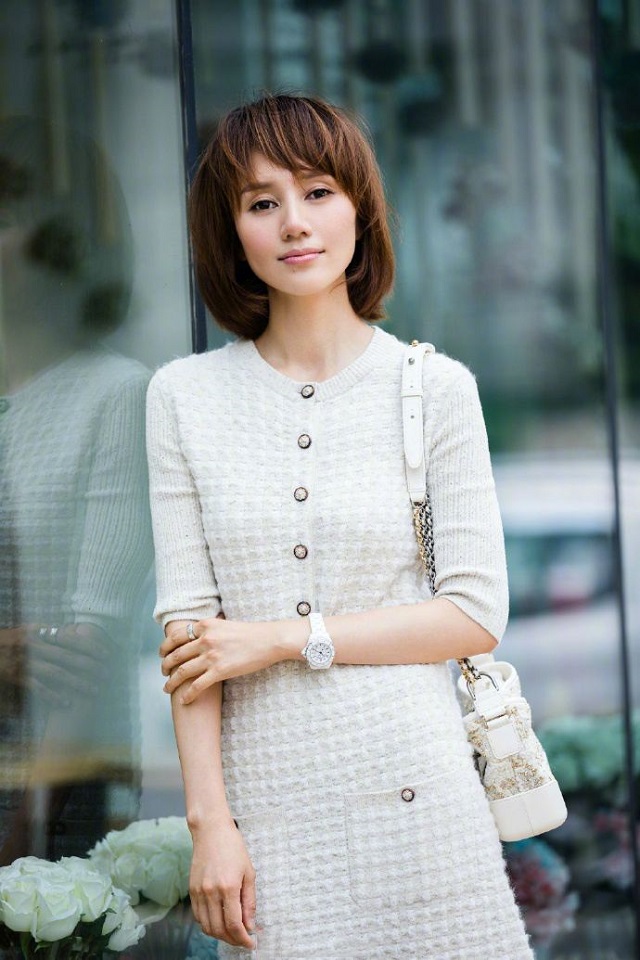 小香风外套内搭打底衫,深绿色外套内搭黄色打底衫