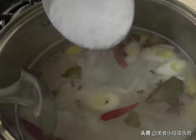 70岁奶奶腌鸡蛋配方,奶奶教你腌鸭蛋好吃又简单方法