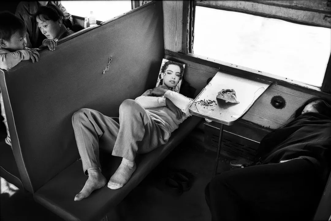 抽烟喝酒烫头完整,回忆二十几年前坐绿皮车的感觉