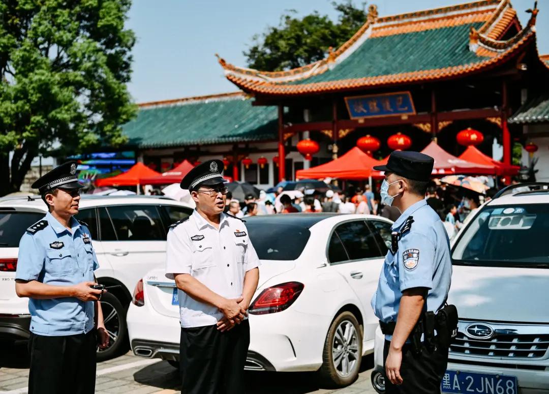 节日我在岗丨守千古名楼护万家安康——岳阳楼派出所国庆景区安保工作纪实