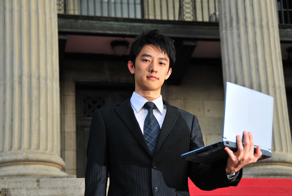 男士穿搭有这四五套就够了,适合男生的随性帅气穿搭指南