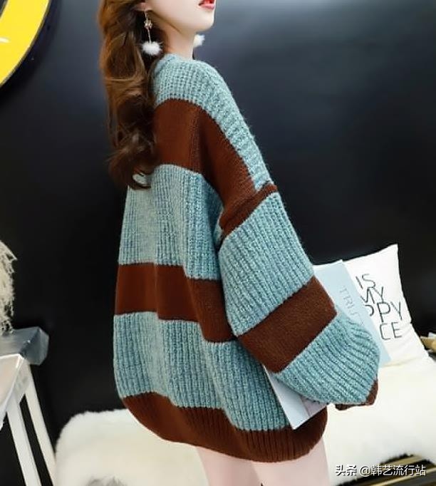 2020元旦韩国发布的新款毛衣款，再次流行休闲款，主题细节带个性