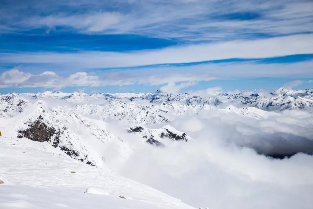 一个被上帝偏爱的地方,一个被上帝遗弃的城市