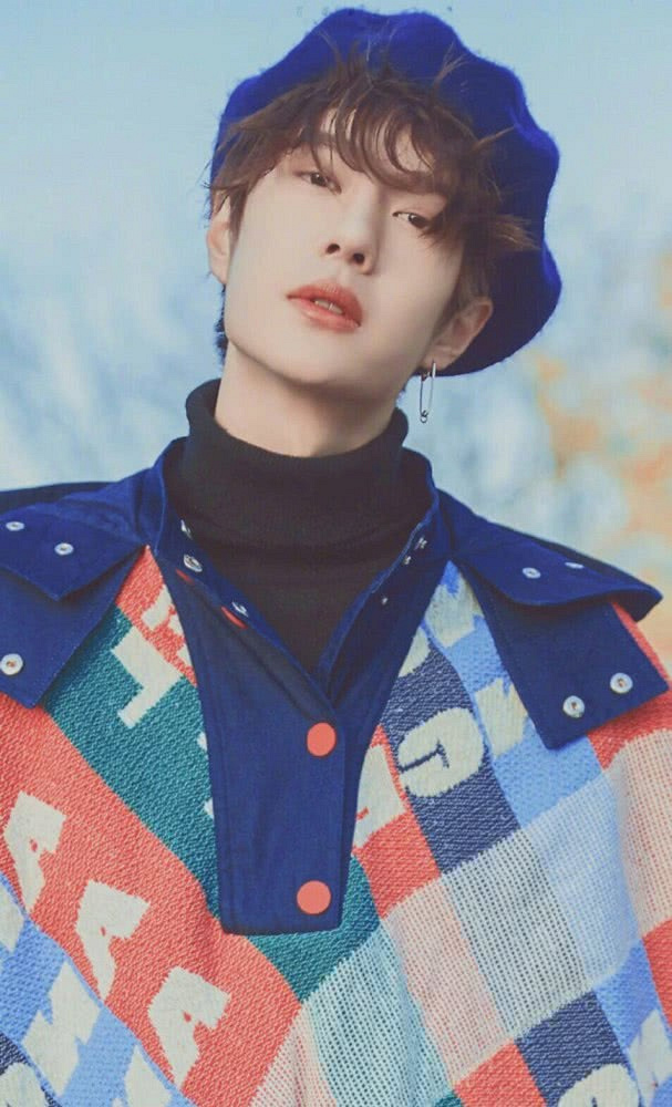 杨幂王一博帽子,杨幂肖战王一博同框