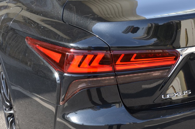 雷克萨斯ls500h二手车,38号车评中心测试雷克萨斯ls500h