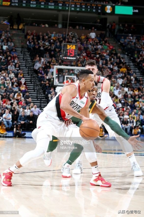 2018圣诞大战明星穿什么鞋,2018圣诞大战明星穿的球鞋