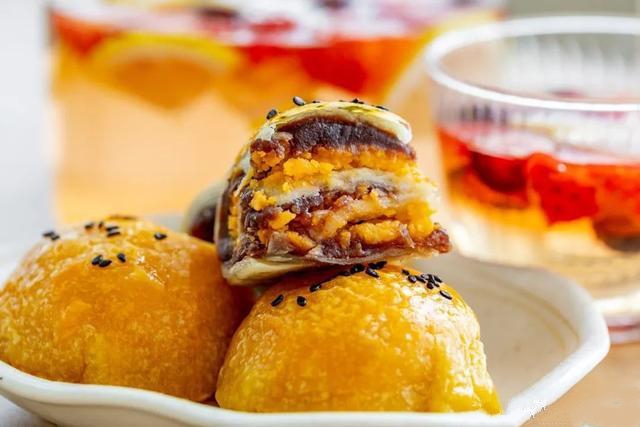 蛋黄酥不用烤箱制作的方法,蛋黄酥不用烤箱怎么做好吃