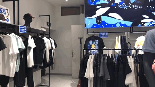 化妆品8折、拆盲盒送iphone、服饰5折，商场年中庆我选这家