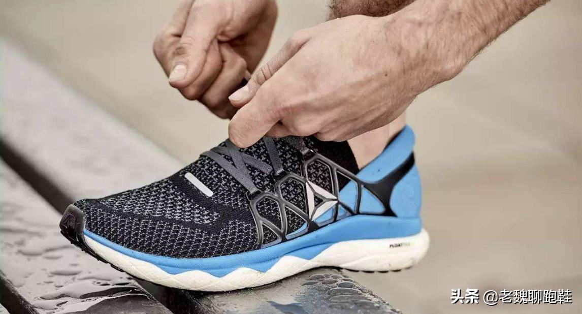 哪个牌子的跑鞋穿上最舒服,十大公认最舒服跑鞋排行榜