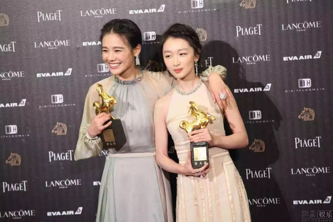 少年的你易烊千玺尾随保护周冬雨,易烊千玺周冬雨少年的你壁咚花絮