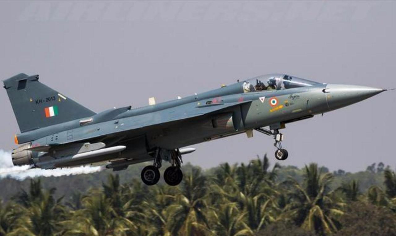 印度光辉战机改进版,印度光辉战斗机比歼10先进吗