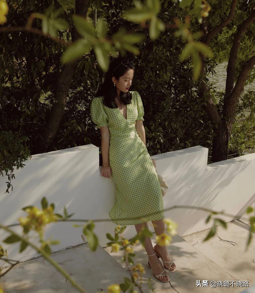 小方头鞋女款小白鞋,今年流行尖头鞋还是方头鞋