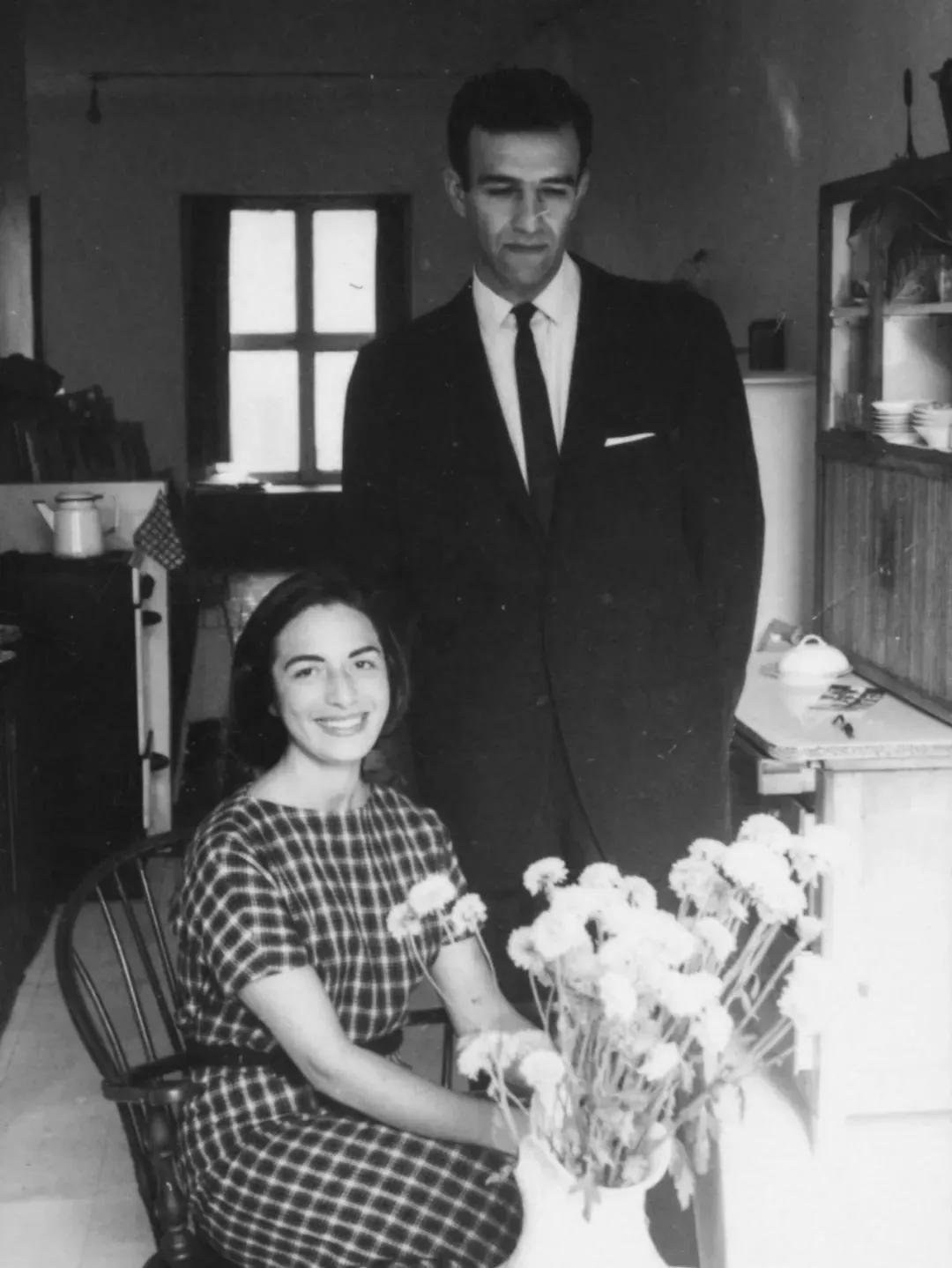 93岁“活化石”级宠妻狂魔,坚持画老婆60年