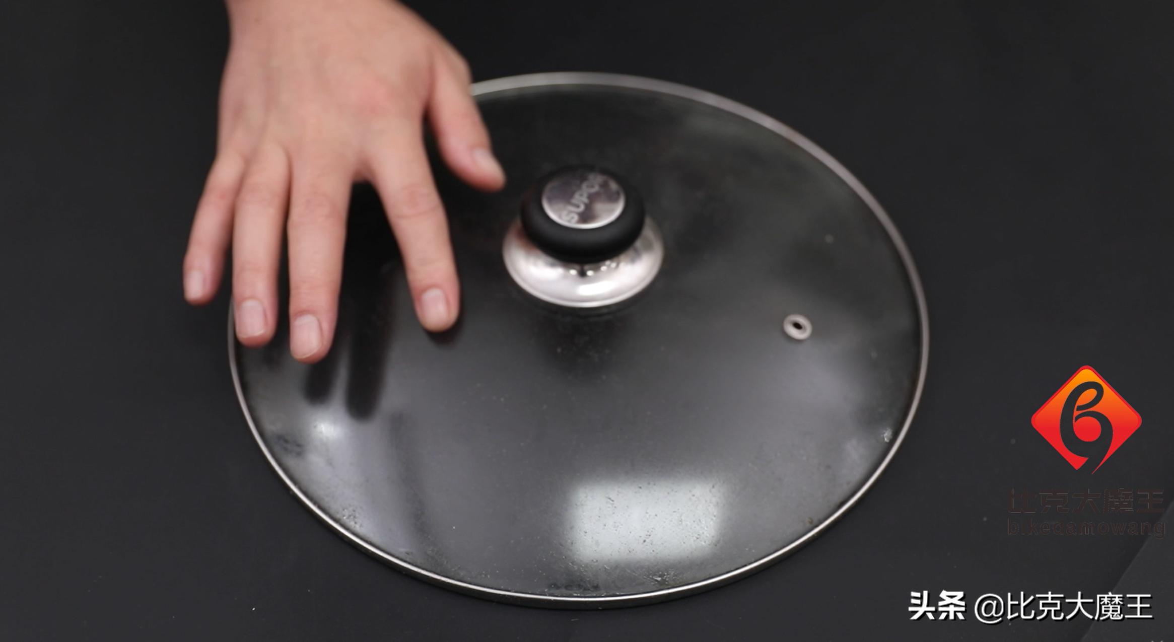 不管家里有钱没钱，厨房里放一个搓澡巾，厉害又好用，回家试一试