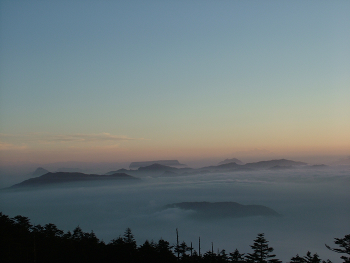 成都去峨眉山乐山大佛旅游攻略,五一峨眉山和乐山大佛穿什么