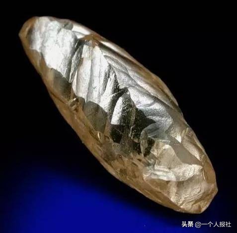 閽荤煶涔嬬編鍦ㄤ簬姘告亽,閽荤煶鍘熺煶琛ㄩ潰鐗瑰緛