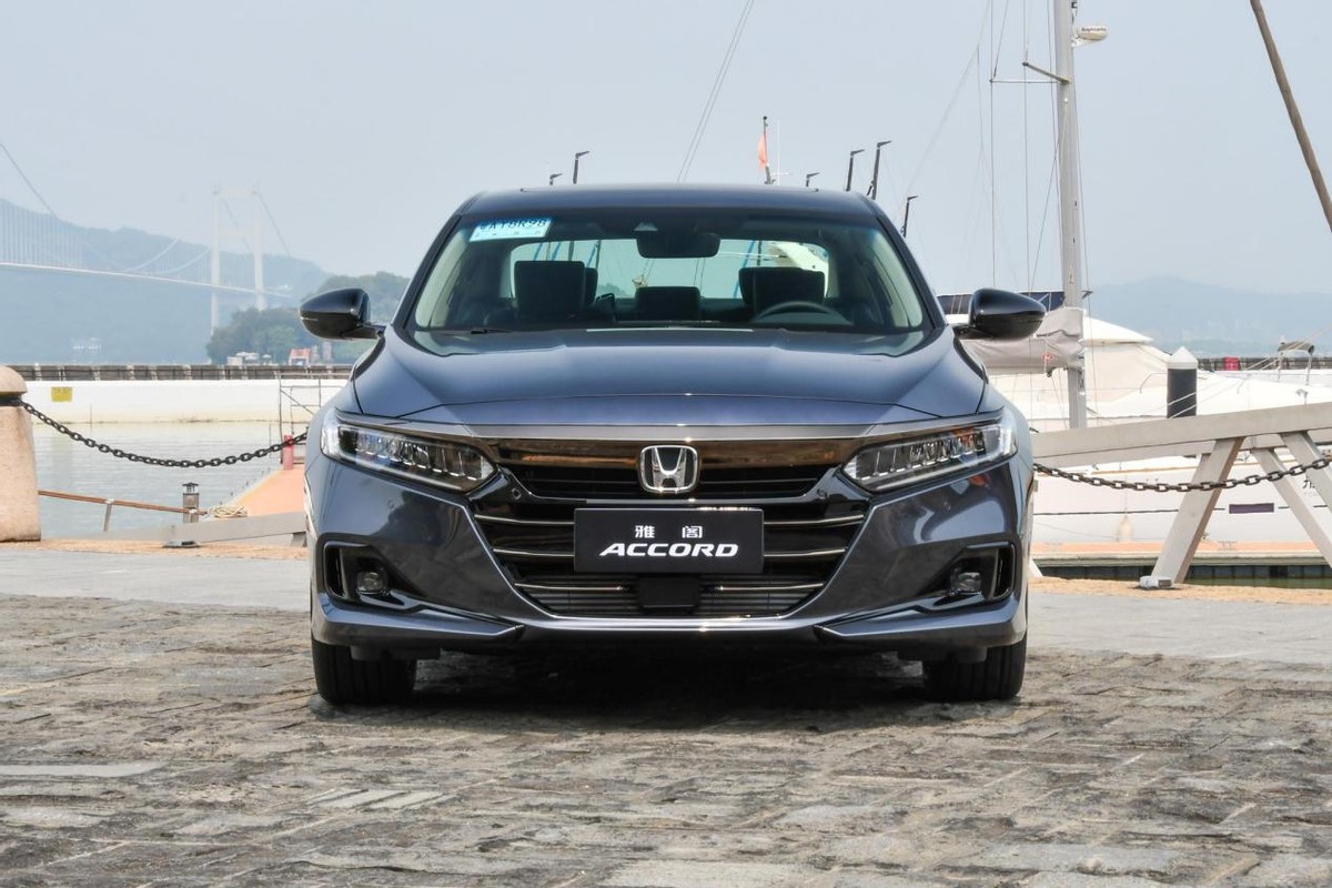 全新雅阁带感登场16.98万起搭载,9.5代15万公里的雅阁还值得购买吗