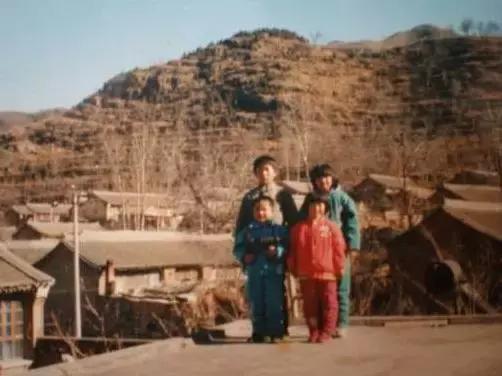 回忆童年8090过年情景,80后回忆童年过年真实视频