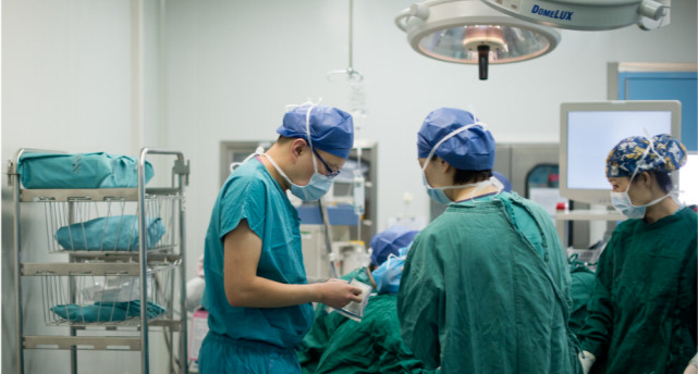 做了痔疮手术肿一直消不下去,痔疮手术后腿动不了是什么原因