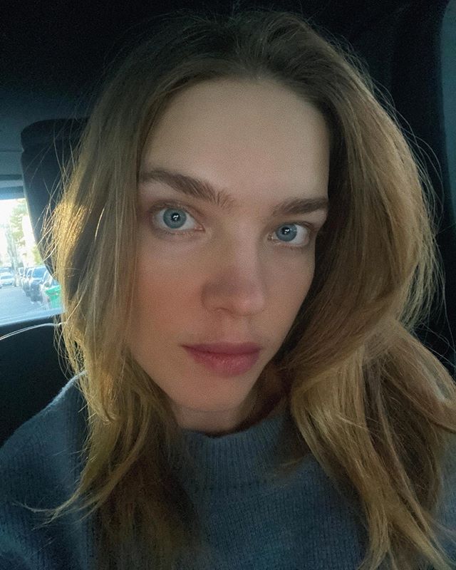 LV太子妃素颜怼脸照太嫩！生5个都这么少女，儿子女儿都是高颜值