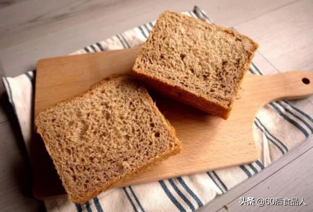 全麦粉黑荞麦粉有什么区别,全麦粉和黑全麦粉的区别