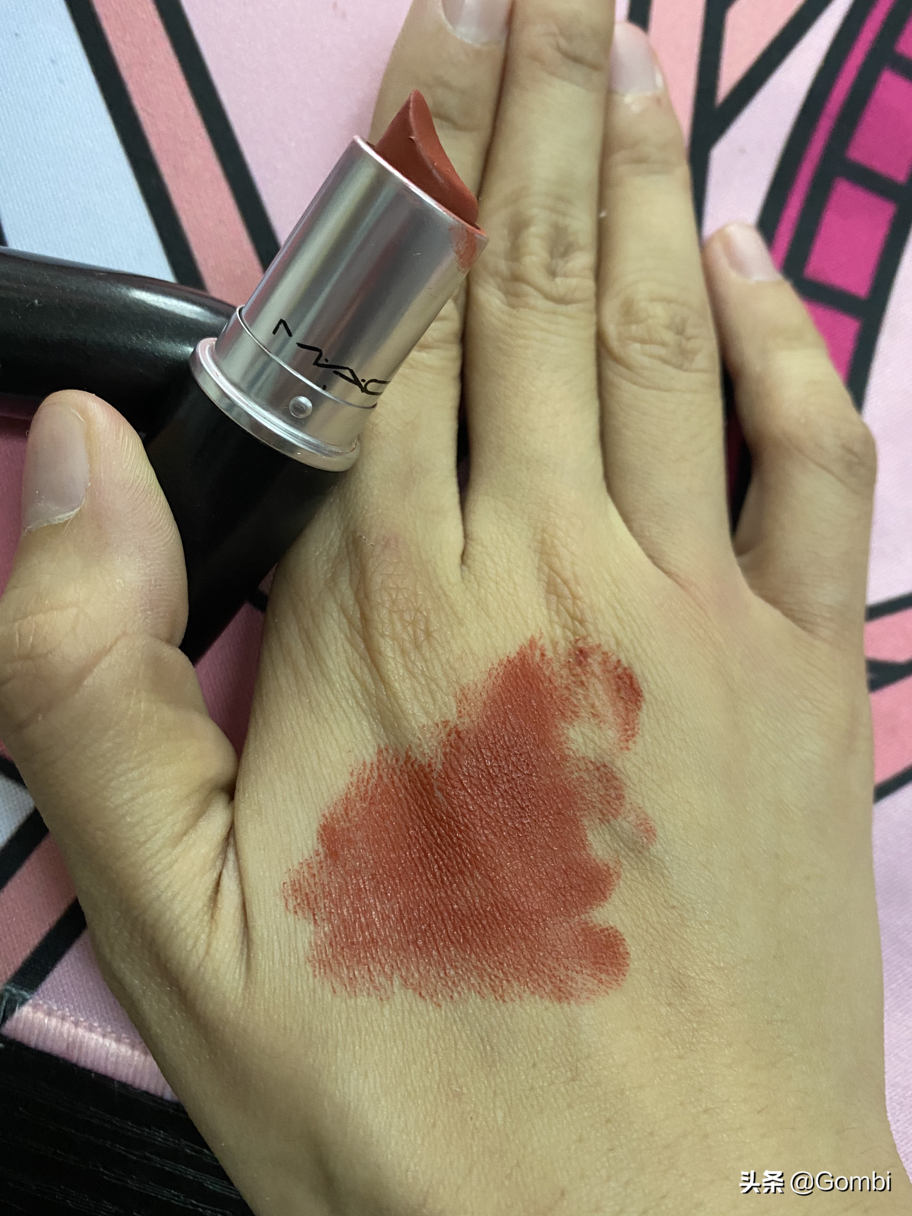 100支口红必买技巧,十支口红必备推荐词