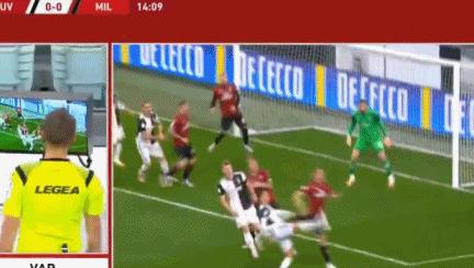 10次射门！0进球！C罗苦等96天却郁闷一整场脸上写满焦急