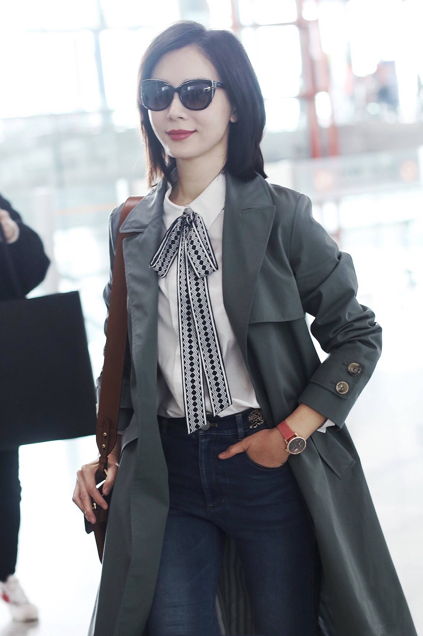 陈数流苏元素大衣,陈数长发剪短发