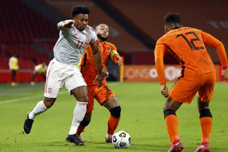 回顾最经典的一届欧洲杯足球赛事,欧洲杯足球高燃